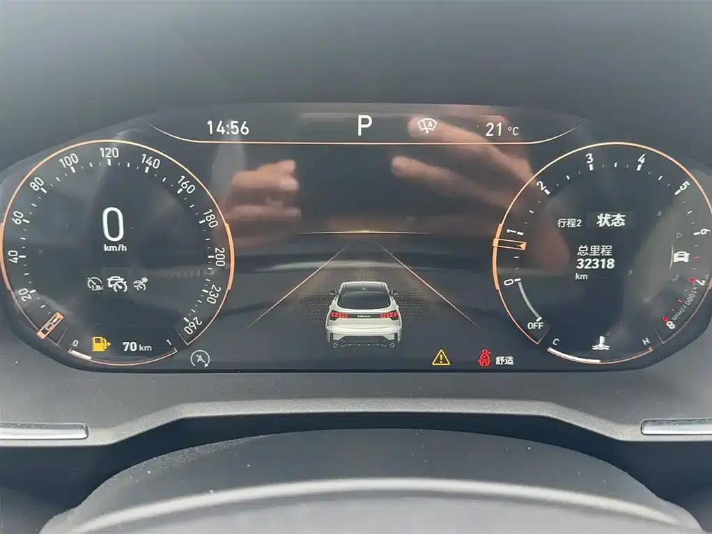 Lynk & Co 05 2020 2.0TD Two-Wheel Drive Plus — миниатюра 5