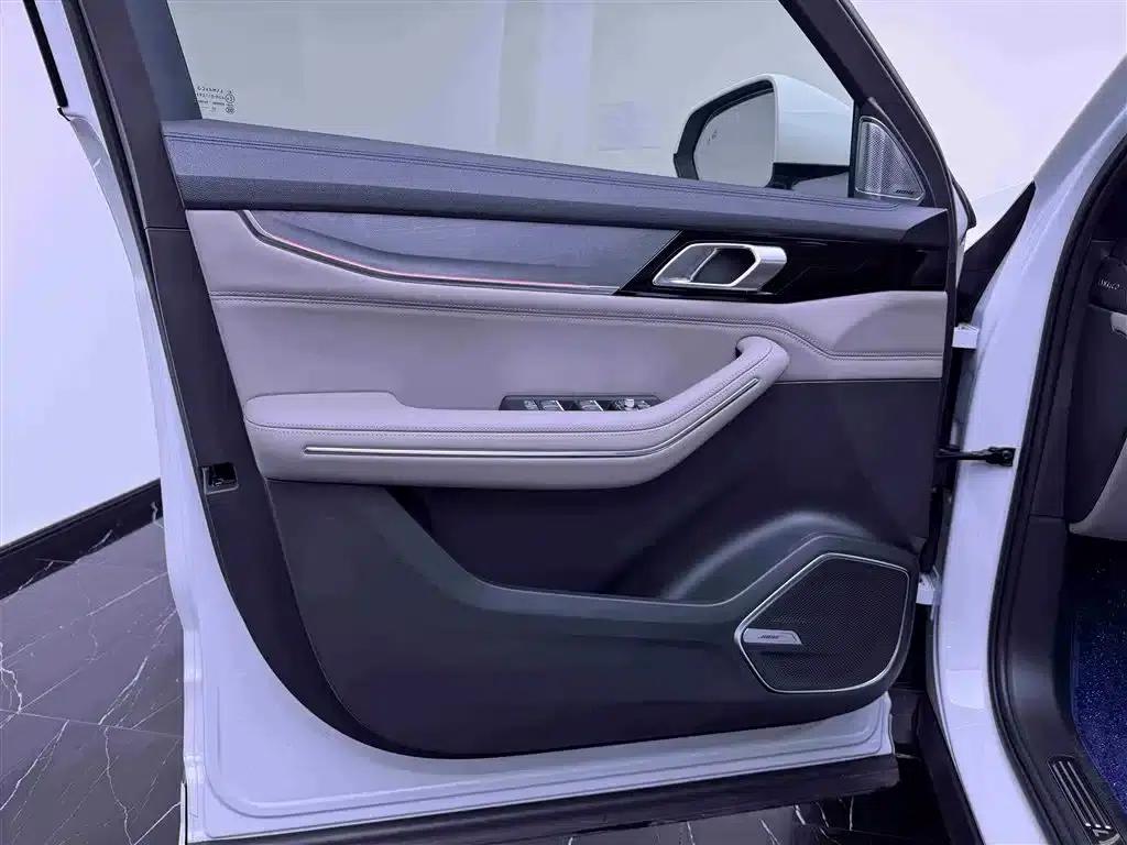 Lynk & Co 09 EM-P 2023 2.0TD EM-P Long Range Edition PM Six-Seater — миниатюра 18