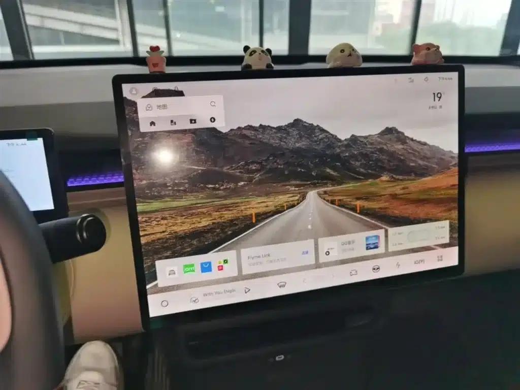 Lynk & Co Z20 2025 Model 530km RWD Pro — миниатюра 13