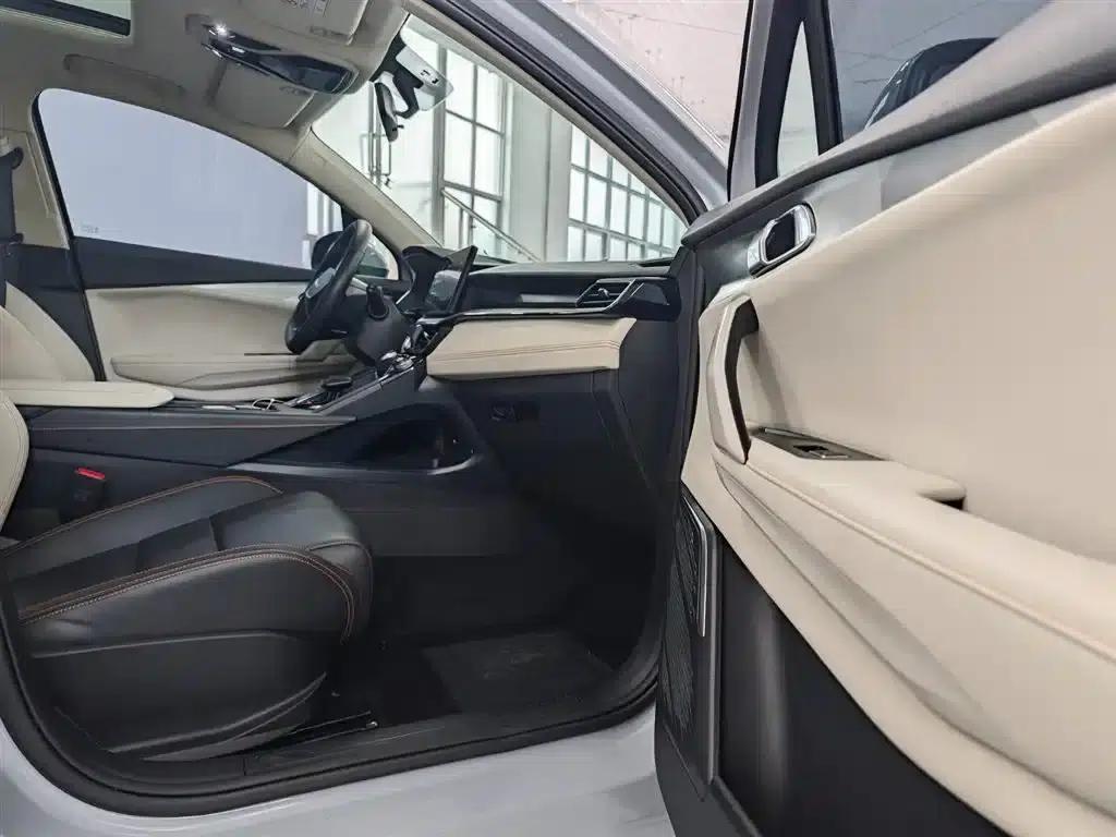 Lynk & Co 06 EM-P 2022 PHEV 84KM Range Pro — миниатюра 15