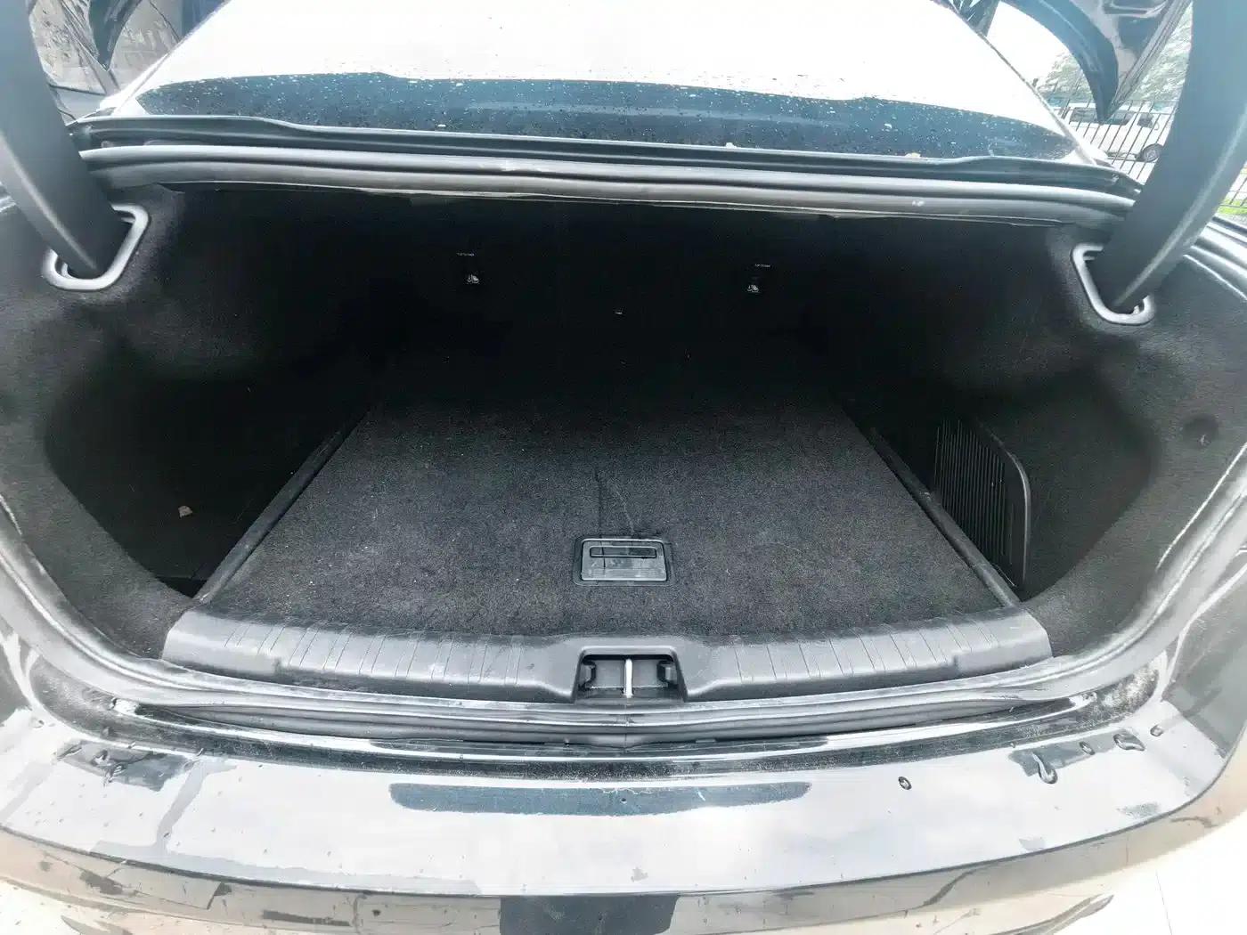 Lynk & Co 03 PHEV 2020 1.5T Pro — миниатюра 17