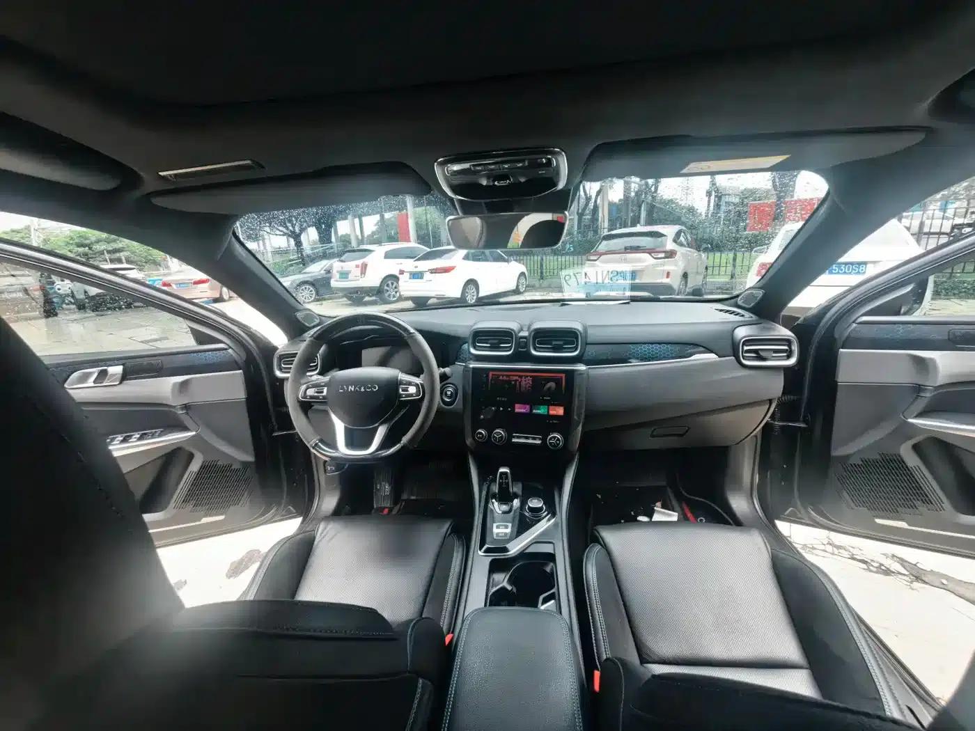 Lynk & Co 03 PHEV 2020 1.5T Pro — миниатюра 29