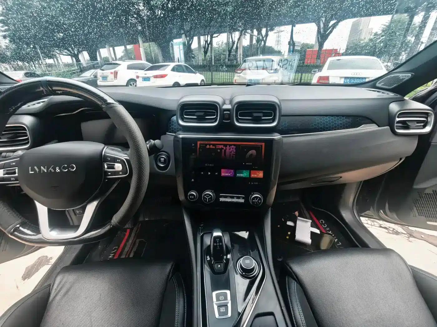 Lynk & Co 03 PHEV 2020 1.5T Pro — миниатюра 31