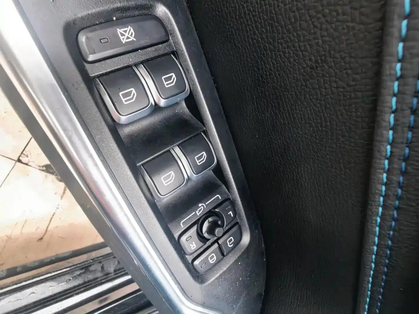 Lynk & Co 03 PHEV 2020 1.5T Pro — миниатюра 35