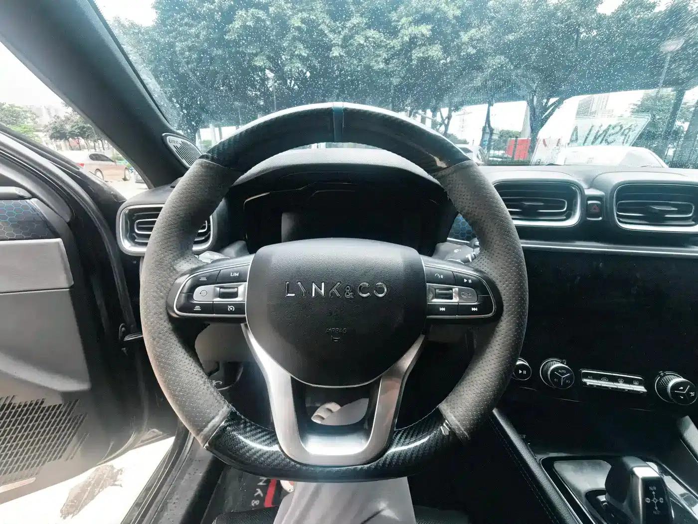 Lynk & Co 03 PHEV 2020 1.5T Pro — миниатюра 38
