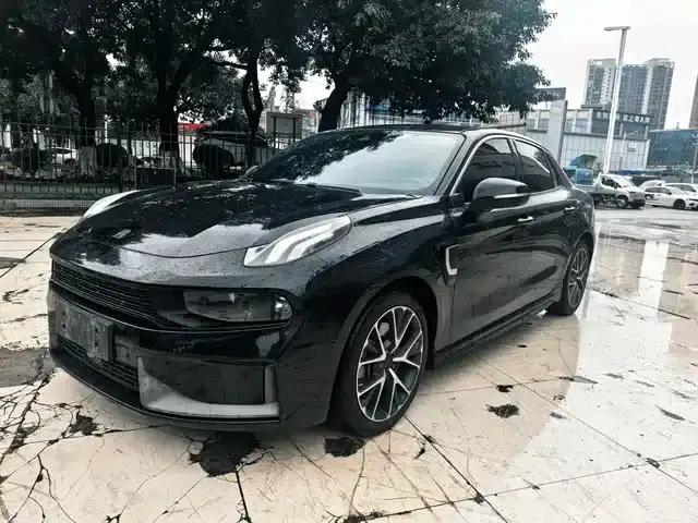 Lynk & Co 03 PHEV 2020 1.5T Pro