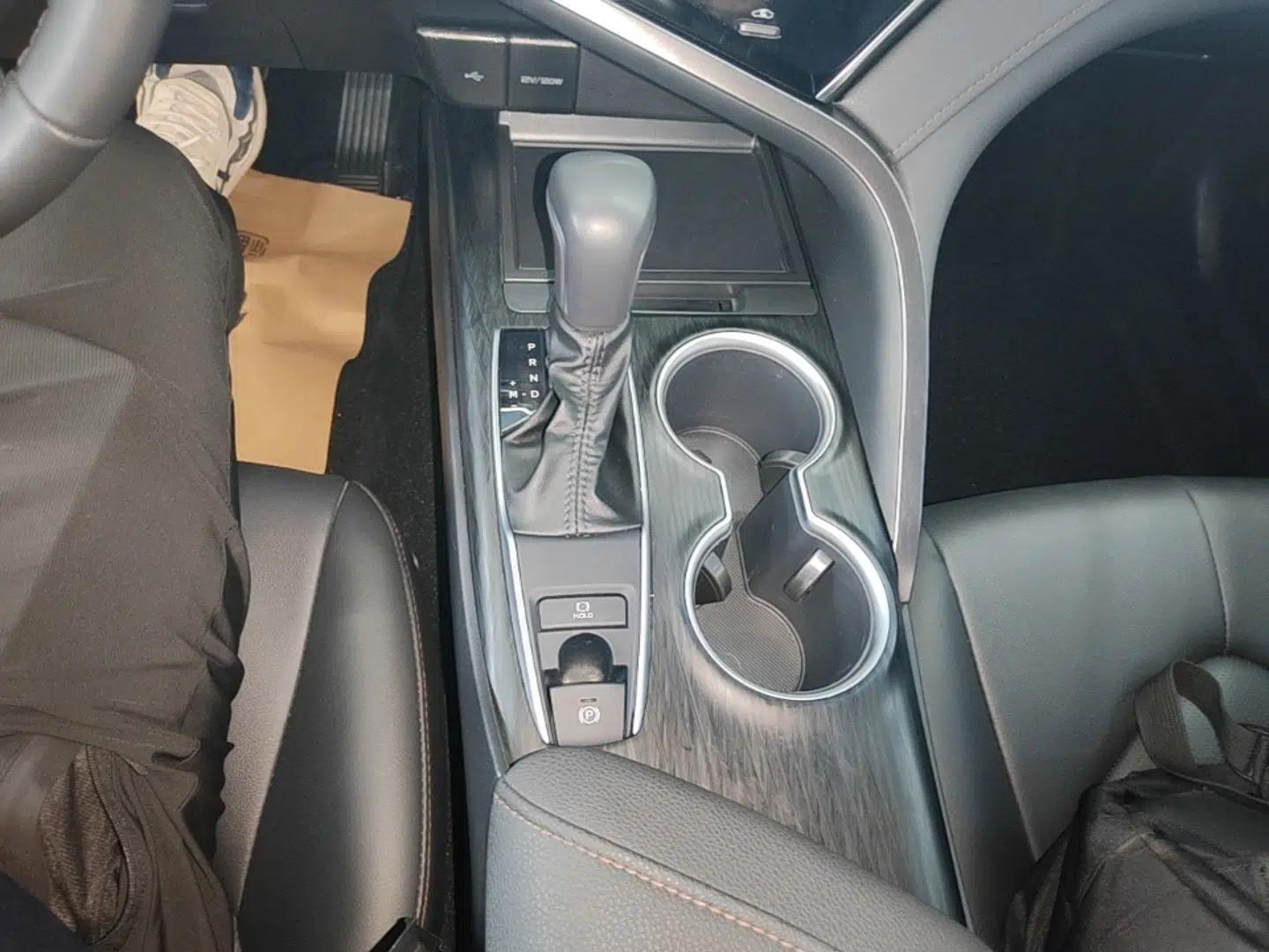 Toyota Camry 2023 2.0G Luxury Edition — миниатюра 17