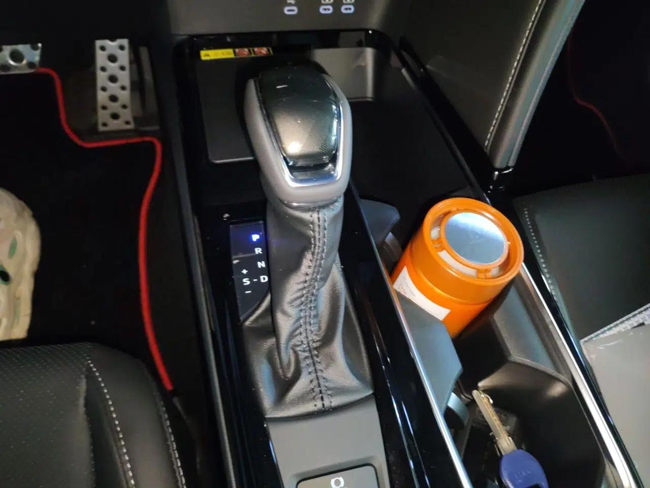 Toyota Camry 2026 Model Dual-Engine 2.0HSE Sport Lite Edition — миниатюра 15