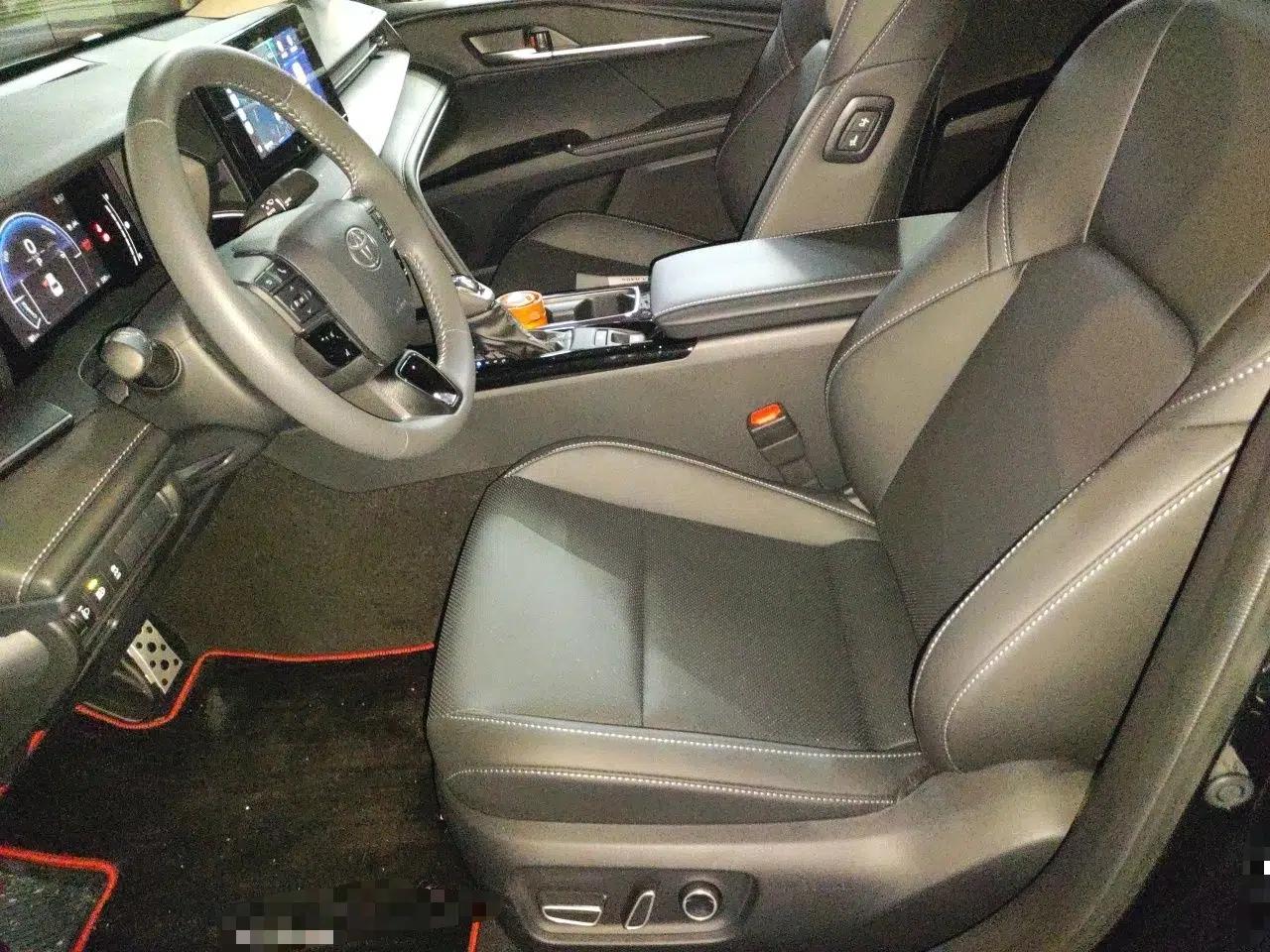 Toyota Camry 2026 Model Dual-Engine 2.0HSE Sport Lite Edition — миниатюра 16