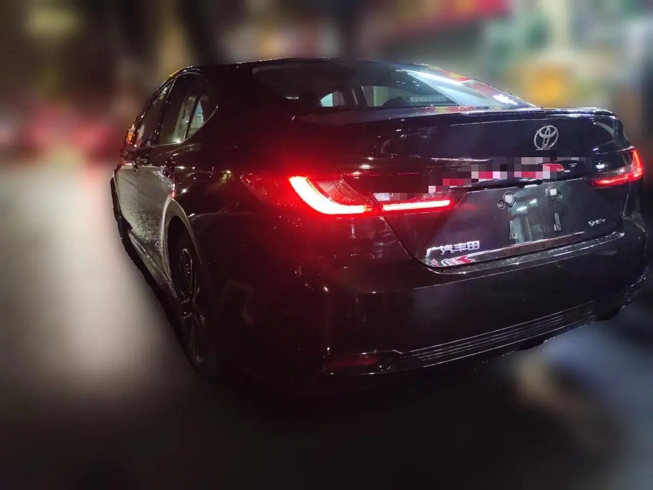 Toyota Camry 2026 Model Dual-Engine 2.0HSE Sport Lite Edition — миниатюра 4