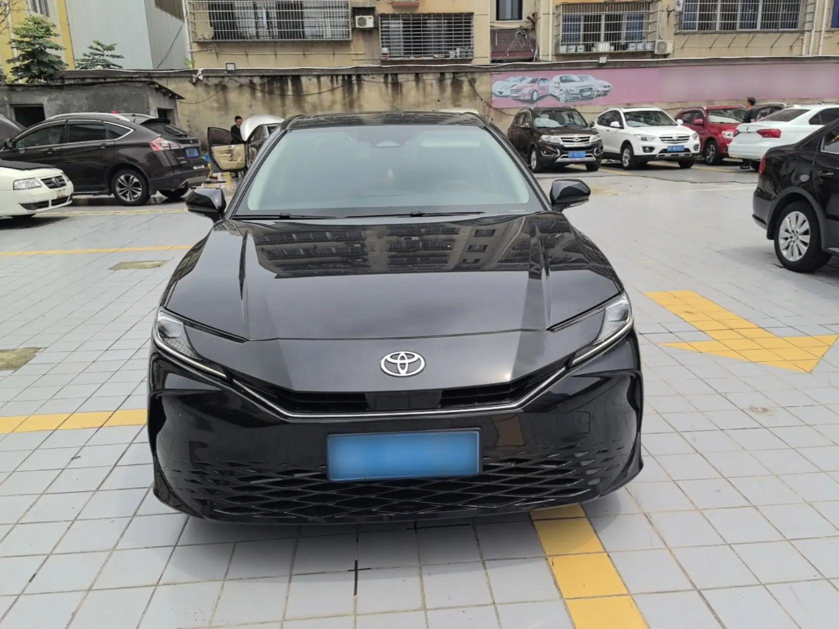 Toyota Camry 2024 2.0 GVP Luxury Edition — миниатюра 2