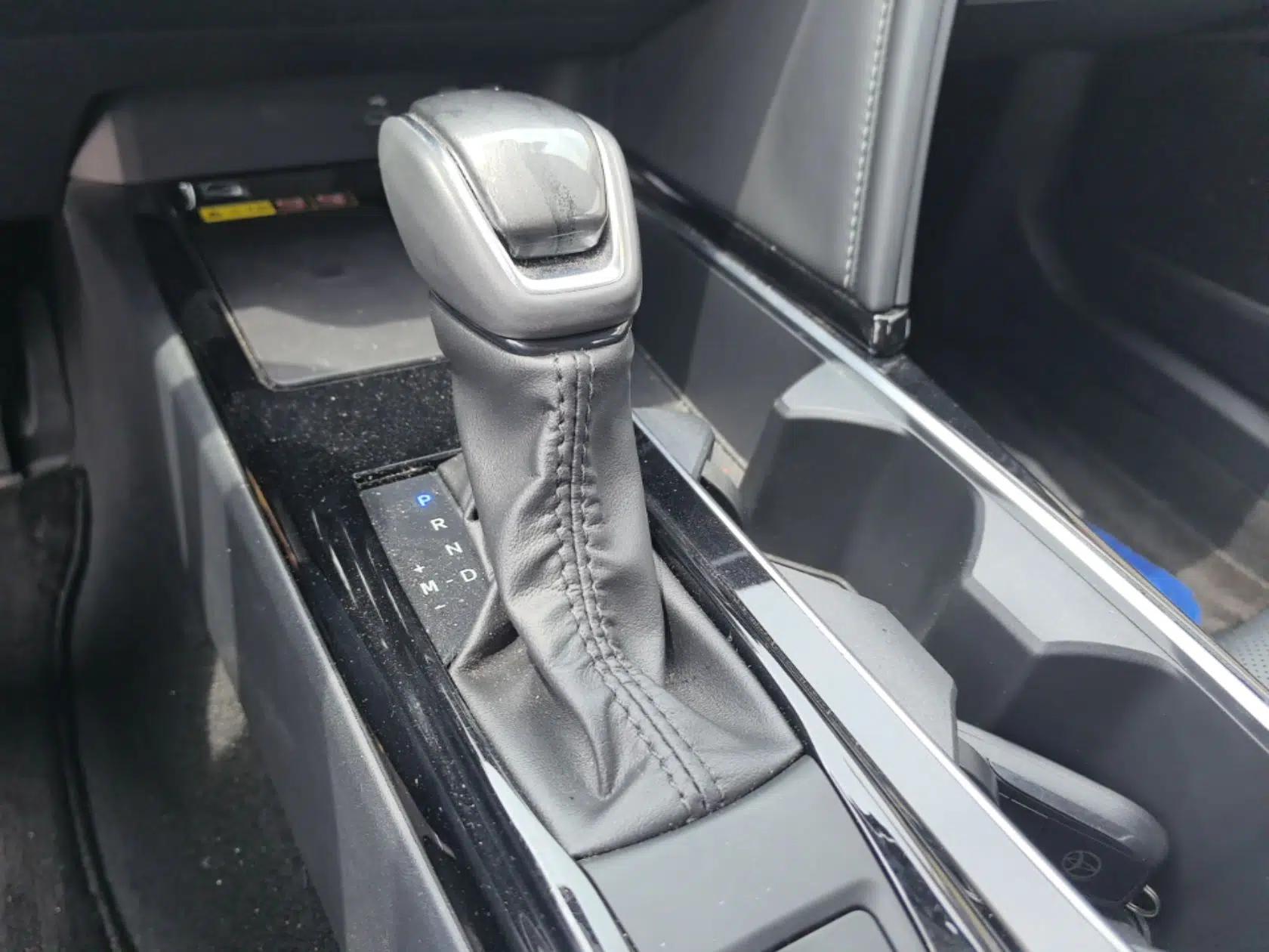 Toyota Camry 2024 2.0 GVP Luxury Edition — миниатюра 17