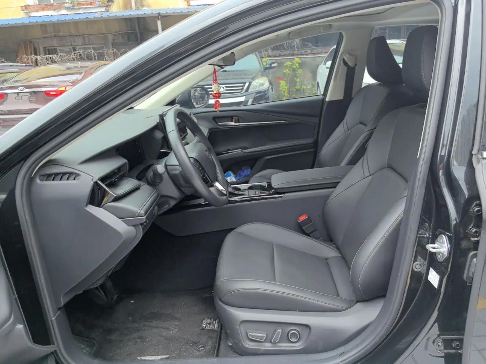 Toyota Camry 2024 2.0 GVP Luxury Edition — миниатюра 18