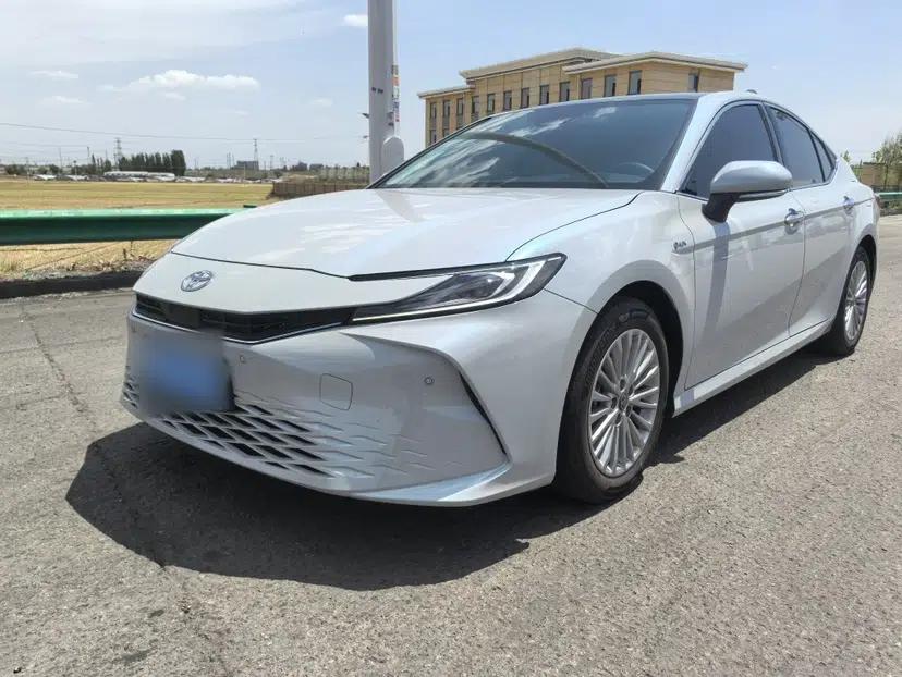 Toyota Camry 2024 Dual-Motor 2.0 HG Premium Edition — миниатюра 1
