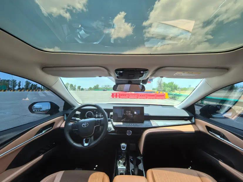 Toyota Camry 2024 Dual-Motor 2.0 HG Premium Edition — миниатюра 15