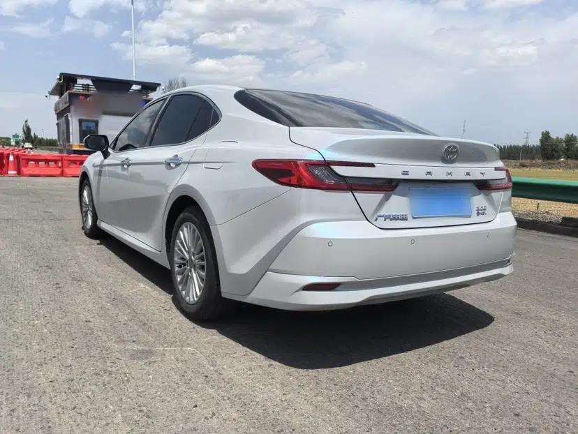 Toyota Camry 2024 Dual-Motor 2.0 HG Premium Edition — миниатюра 3