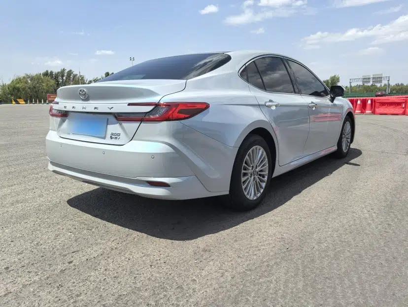 Toyota Camry 2024 Dual-Motor 2.0 HG Premium Edition — миниатюра 4