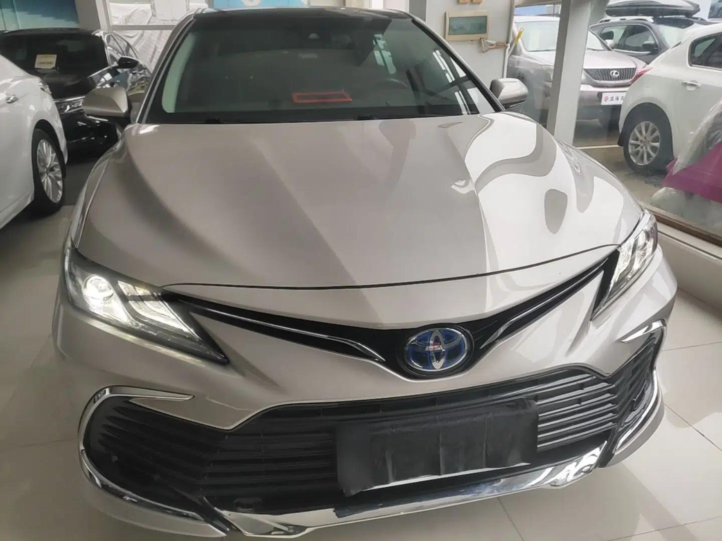 Toyota Camry 2023 Dual-Motor 2.5HG Luxury Edition — миниатюра 2