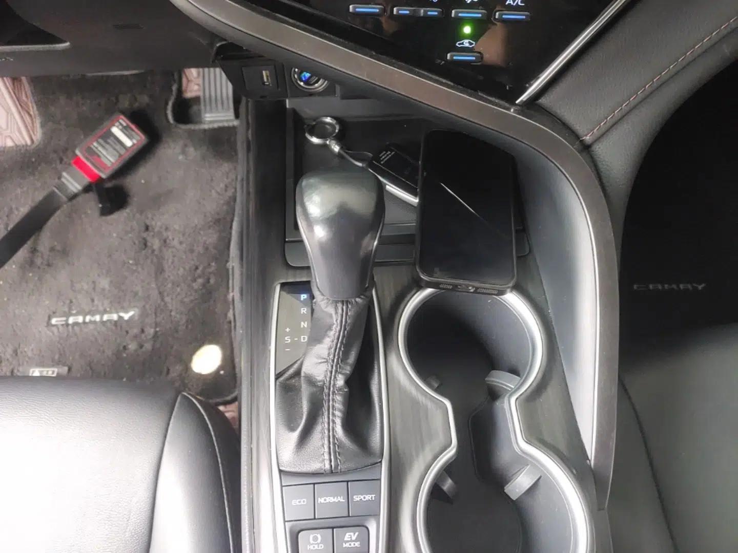 Toyota Camry 2023 Dual-Motor 2.5HG Luxury Edition — миниатюра 16