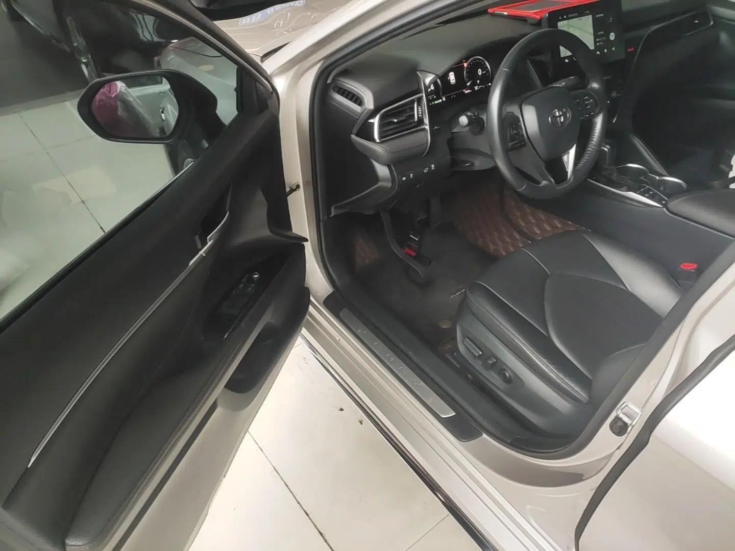 Toyota Camry 2023 Dual-Motor 2.5HG Luxury Edition — миниатюра 18