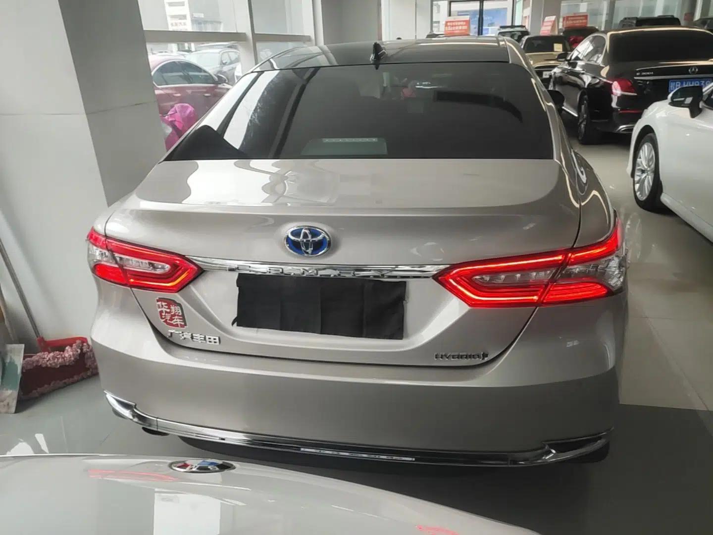 Toyota Camry 2023 Dual-Motor 2.5HG Luxury Edition — миниатюра 3