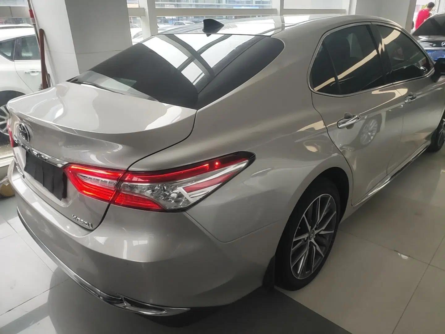 Toyota Camry 2023 Dual-Motor 2.5HG Luxury Edition — миниатюра 4
