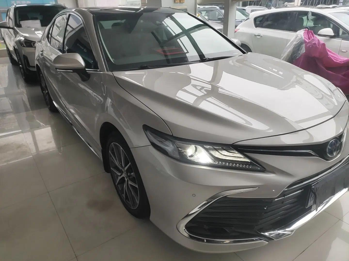Toyota Camry 2023 Dual-Motor 2.5HG Luxury Edition — миниатюра 6