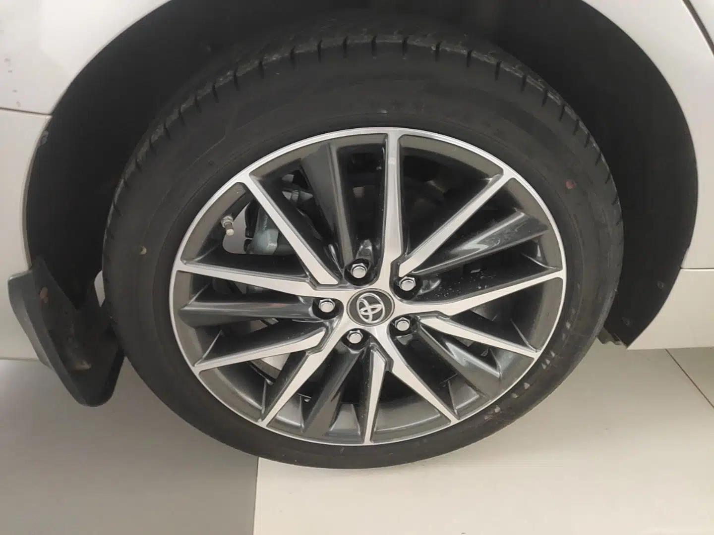 Toyota Camry 2023 Dual-Motor 2.5HG Luxury Edition — миниатюра 10