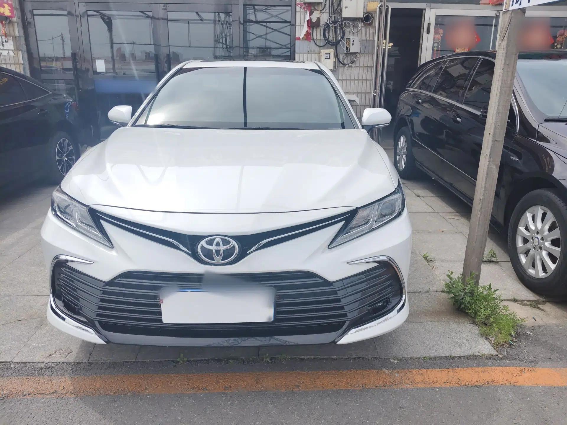 Toyota Camry 2023 2.0GVP Premier Edition — миниатюра 2