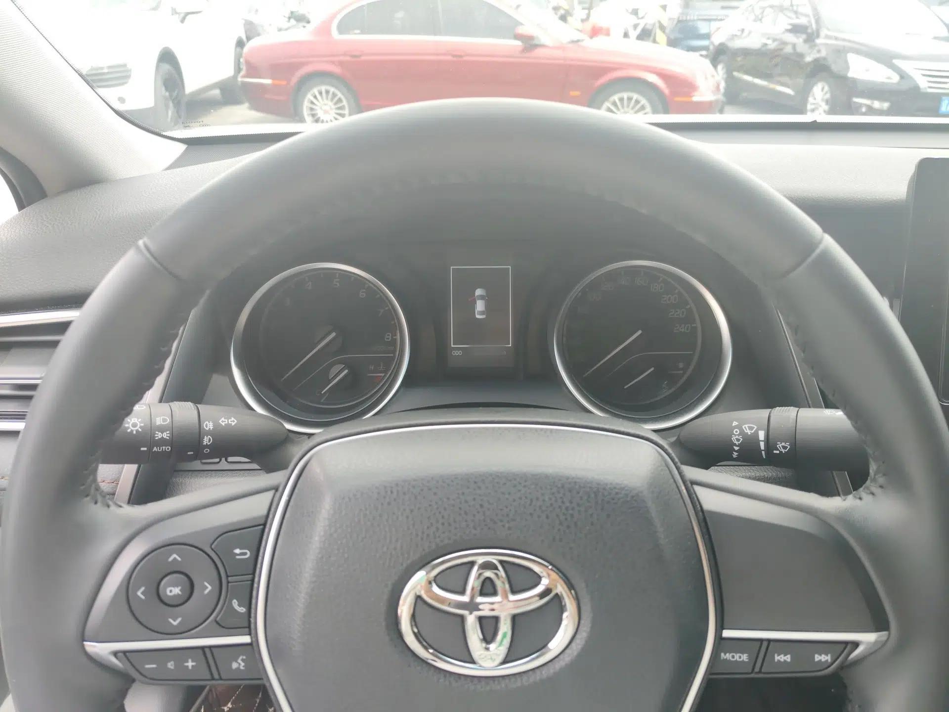 Toyota Camry 2023 2.0GVP Premier Edition — миниатюра 8
