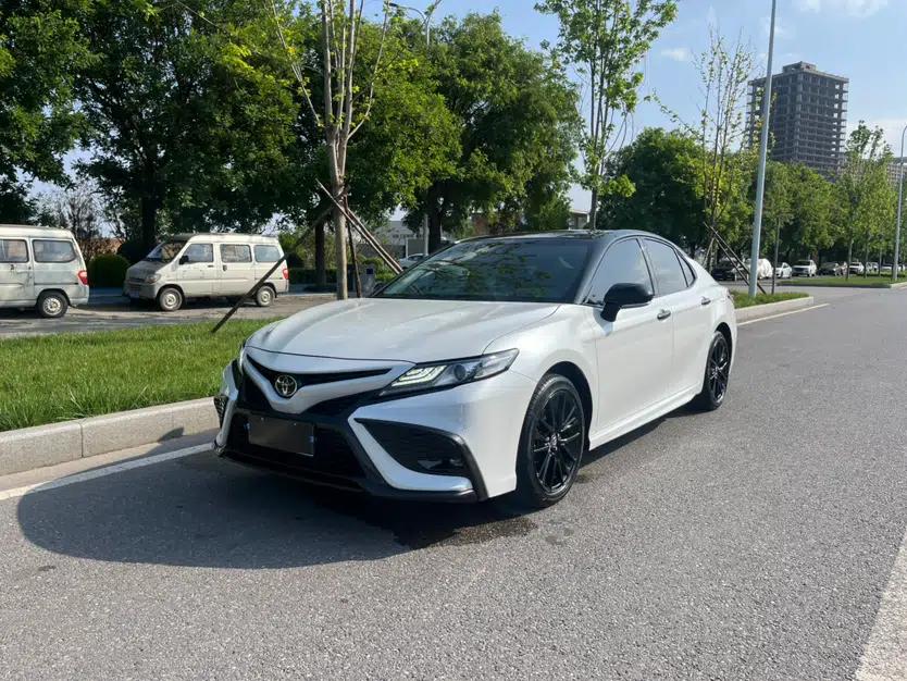 Toyota Camry 2023 2.0S Knight Edition — миниатюра 1