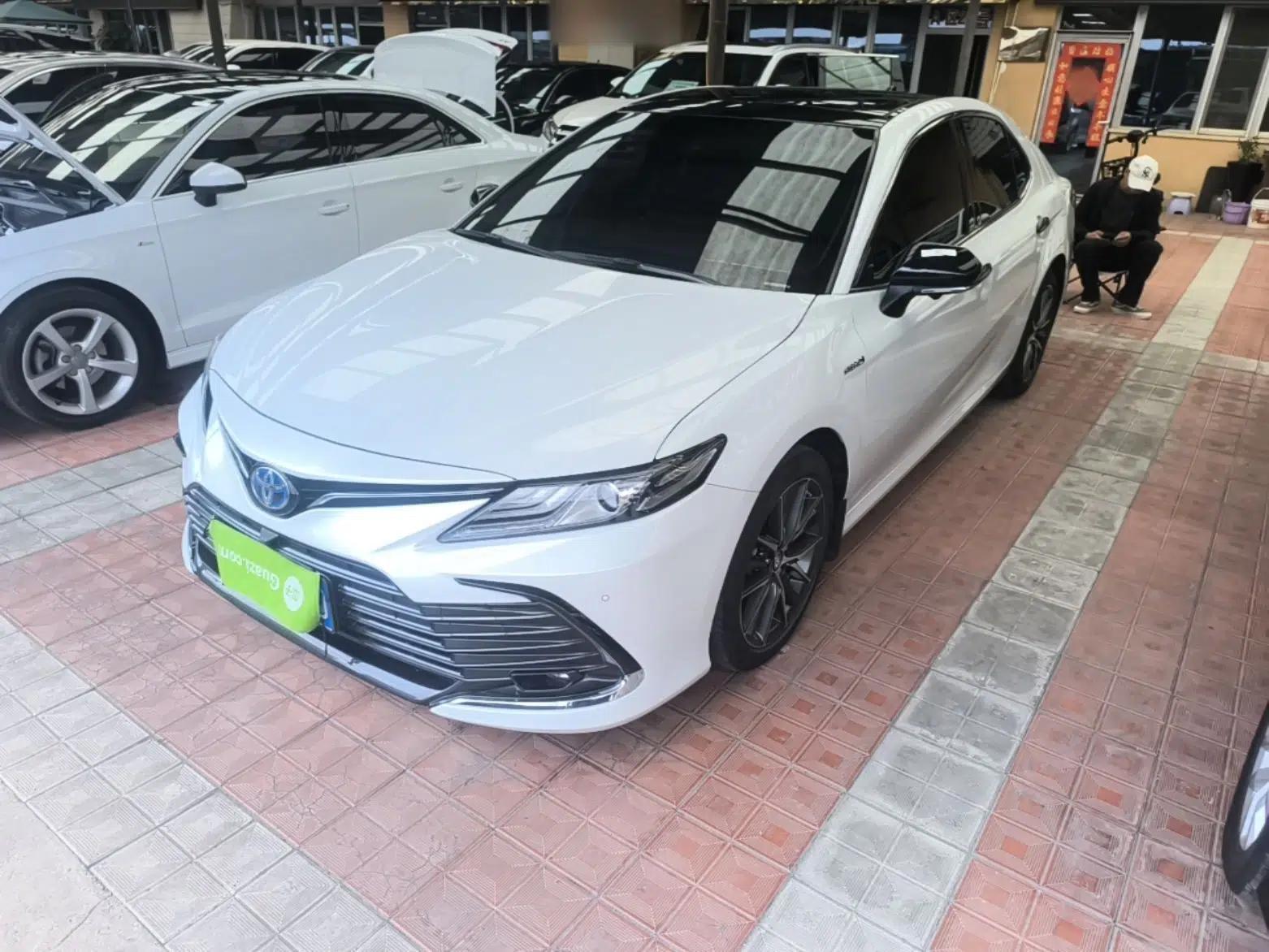 Toyota Camry 2021 Dual-Motor 2.5HG Luxury Edition — миниатюра 1