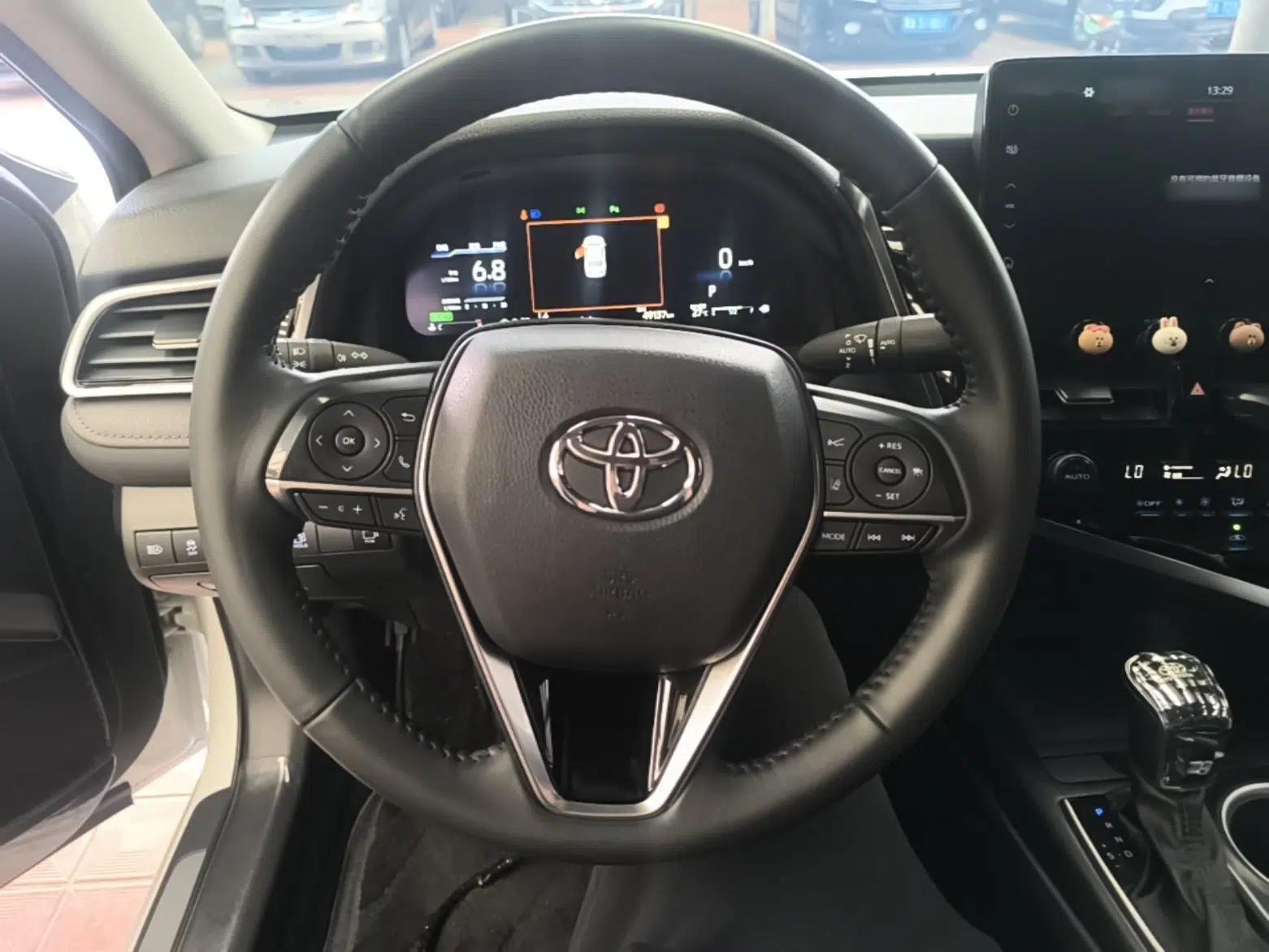 Toyota Camry 2021 Dual-Motor 2.5HG Luxury Edition — миниатюра 14