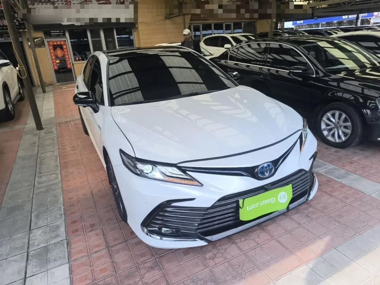 Toyota Camry 2021 Dual-Motor 2.5HG Luxury Edition — миниатюра 3