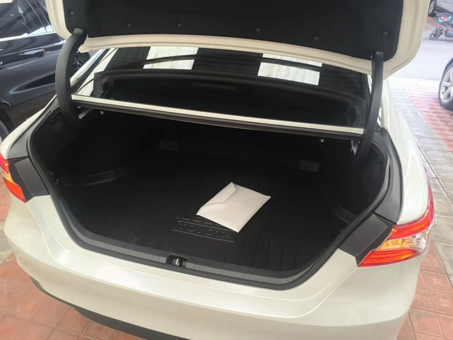 Toyota Camry 2021 Dual-Motor 2.5HG Luxury Edition — миниатюра 22