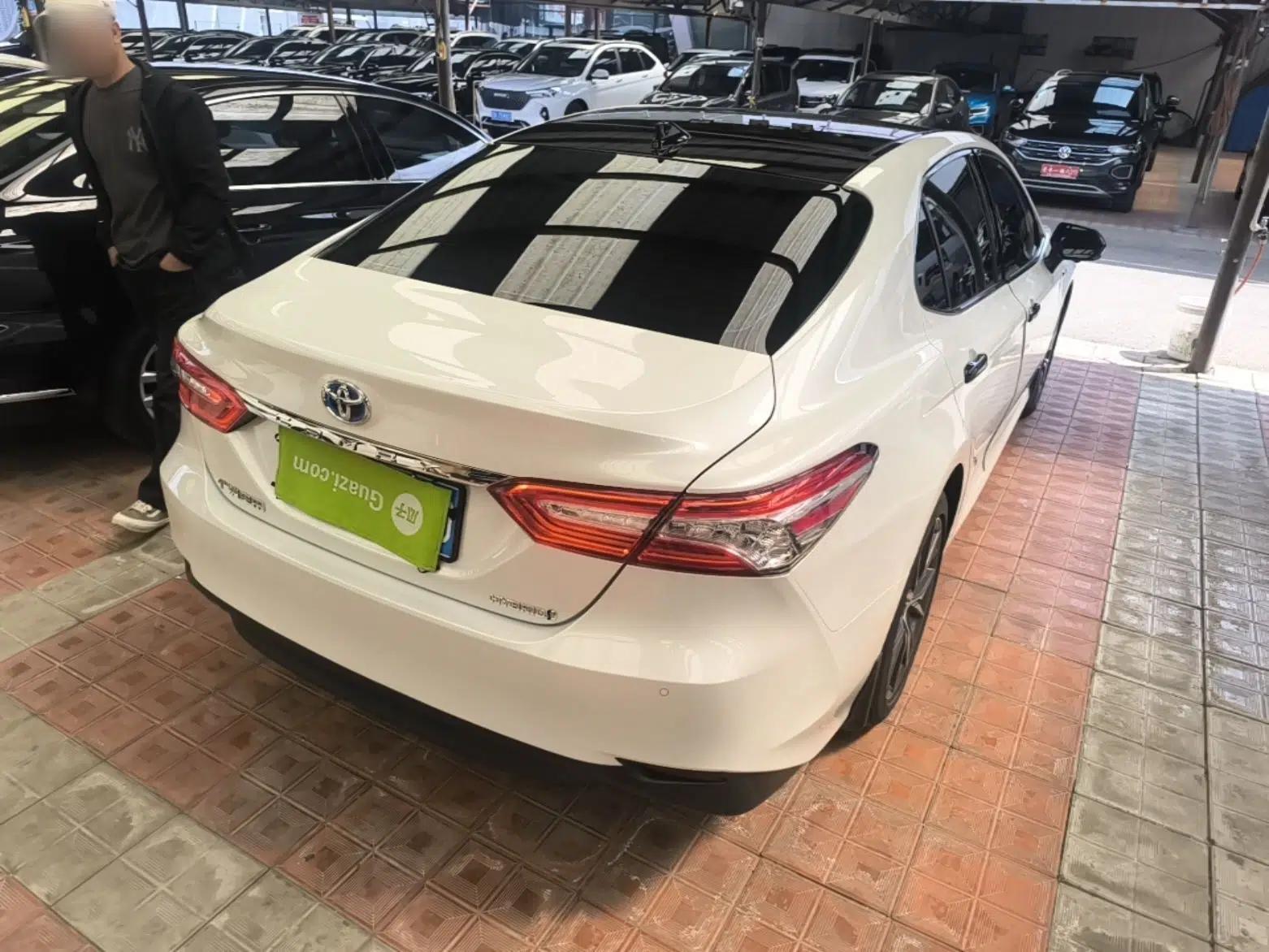 Toyota Camry 2021 Dual-Motor 2.5HG Luxury Edition — миниатюра 6