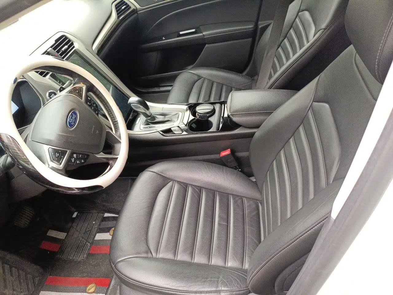 Ford Mondeo 2013 2.0L GTDi 200 Luxury Model — миниатюра 16