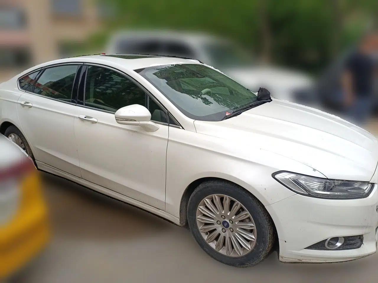 Ford Mondeo 2013 2.0L GTDi 200 Luxury Model — миниатюра 3