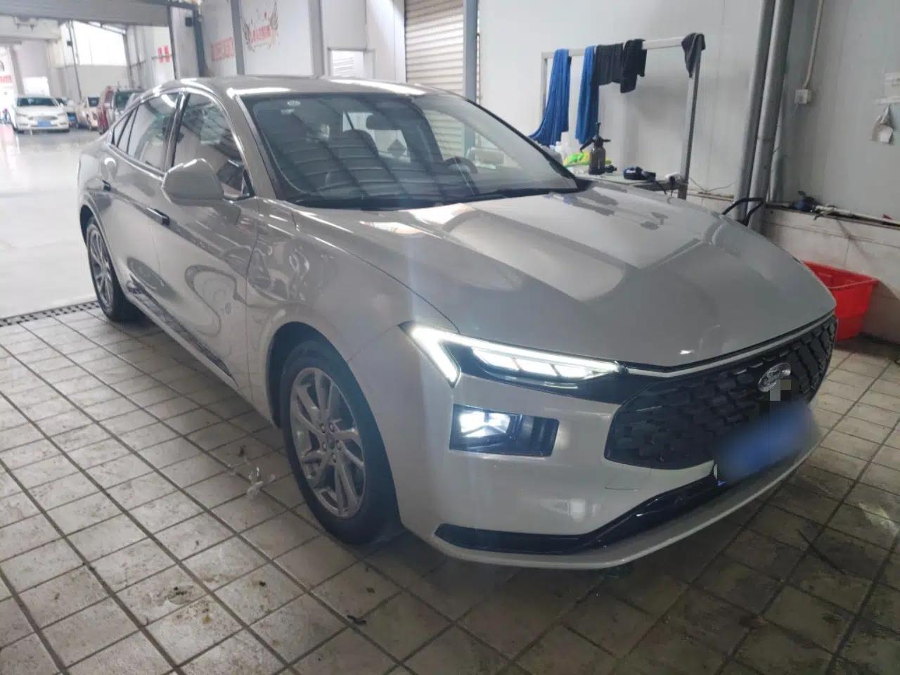 Ford Mondeo 2023 EcoBoost 180 Luxury Model — миниатюра 3