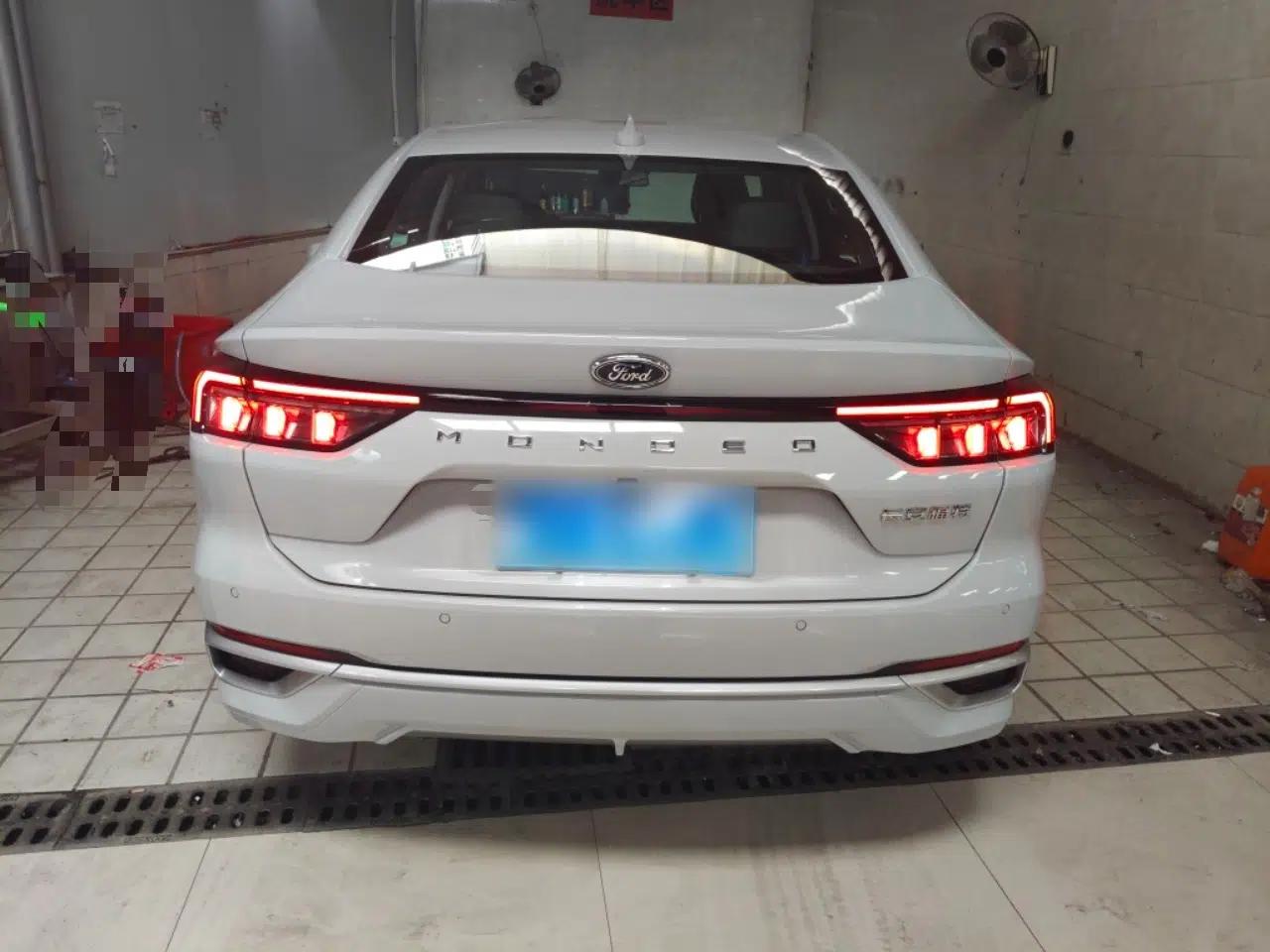 Ford Mondeo 2023 EcoBoost 180 Luxury Model — миниатюра 5