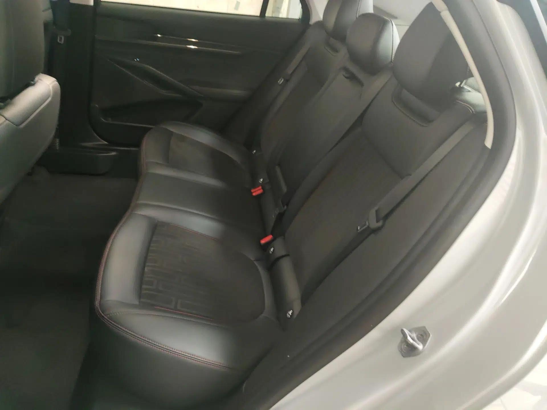 Ford Mondeo 2023 EcoBoost 180 Luxury Model — миниатюра 9