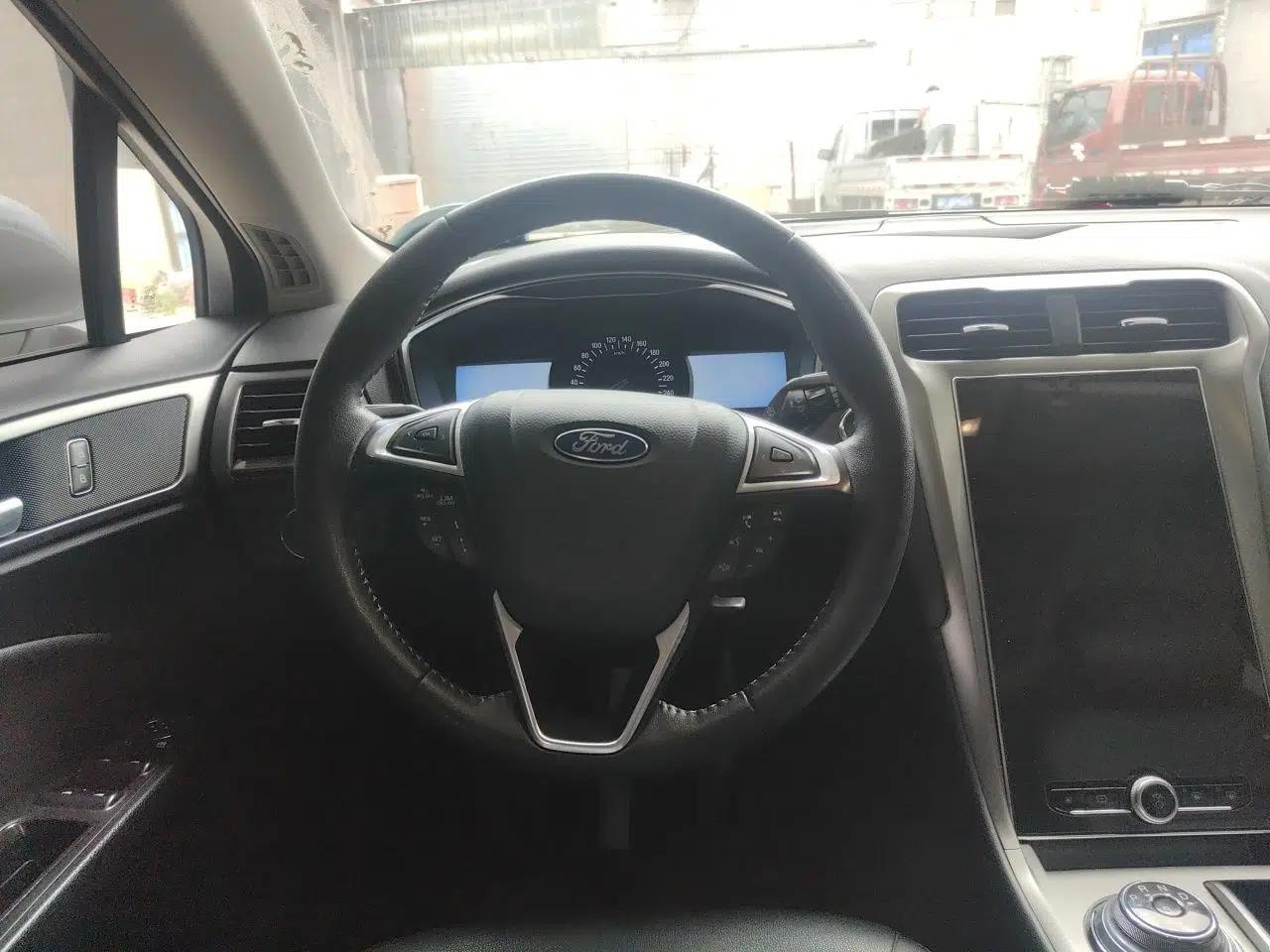 Ford Mondeo 2020 EcoBoost 200 Luxury Model — миниатюра 11