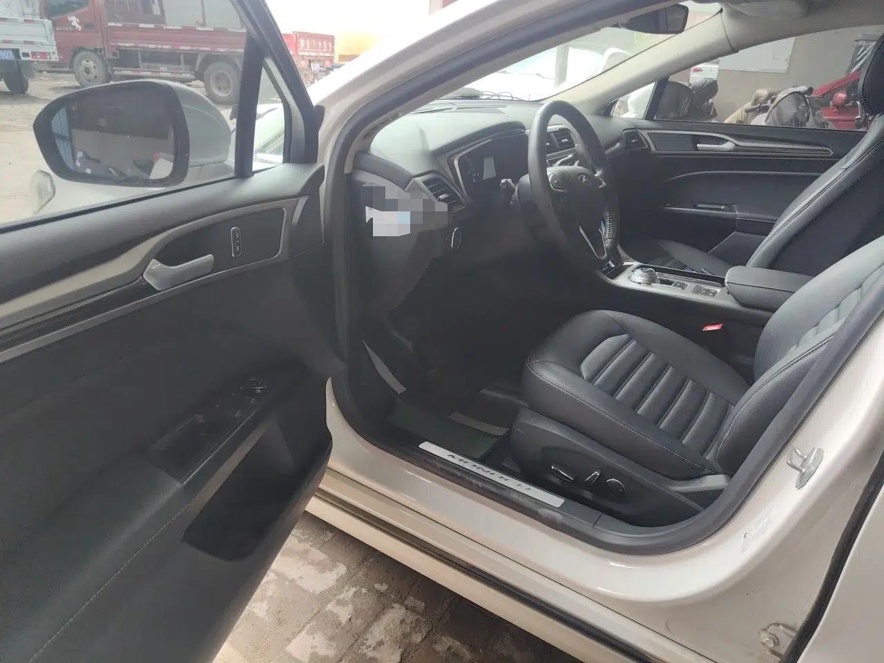 Ford Mondeo 2020 EcoBoost 200 Luxury Model — миниатюра 17
