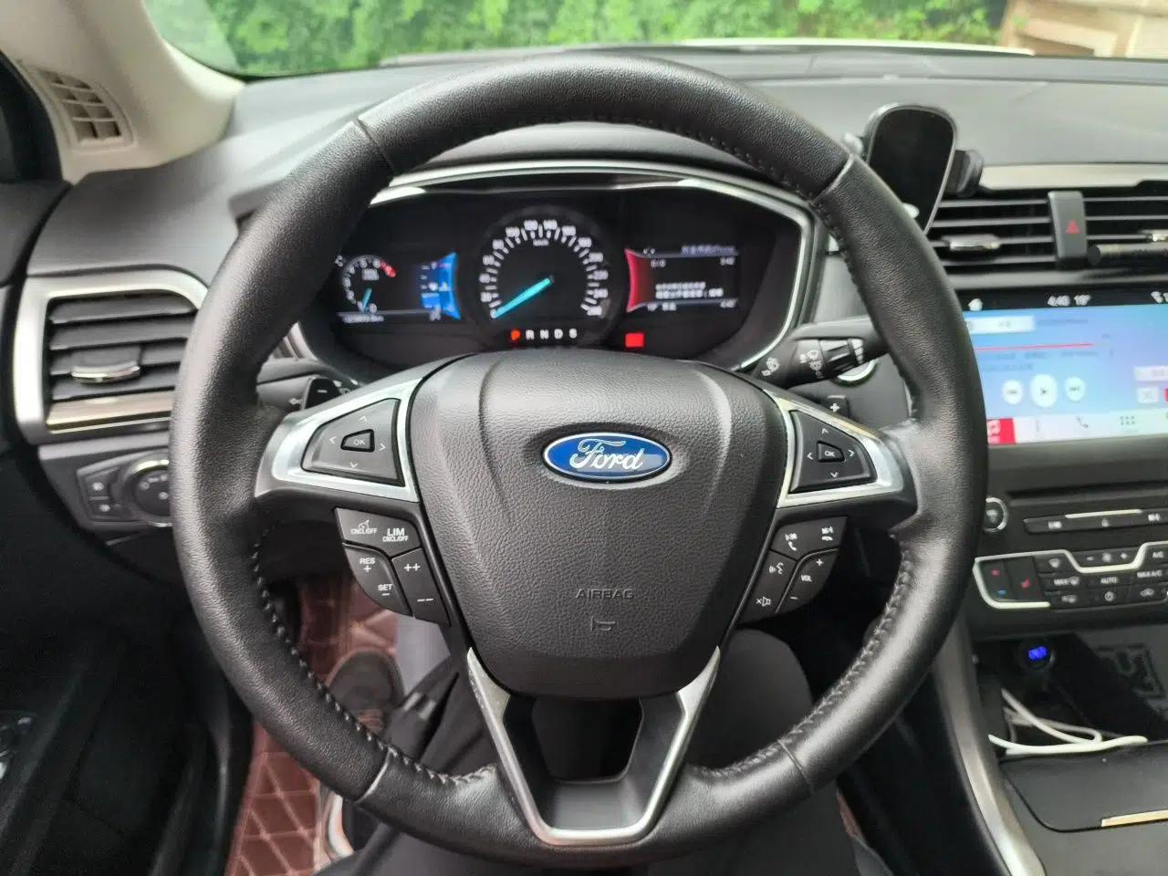 Ford Mondeo 2018 EcoBoost 200 Luxury Model — миниатюра 11
