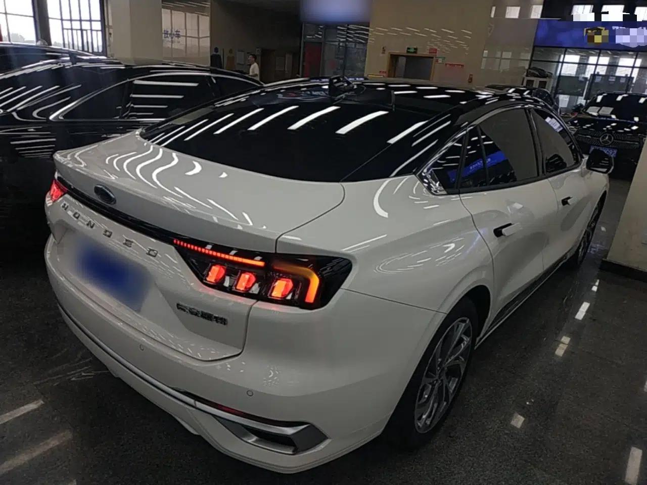 Ford Mondeo 2022 Facelifted EcoBoost 245 Ultimate Edition — миниатюра 6