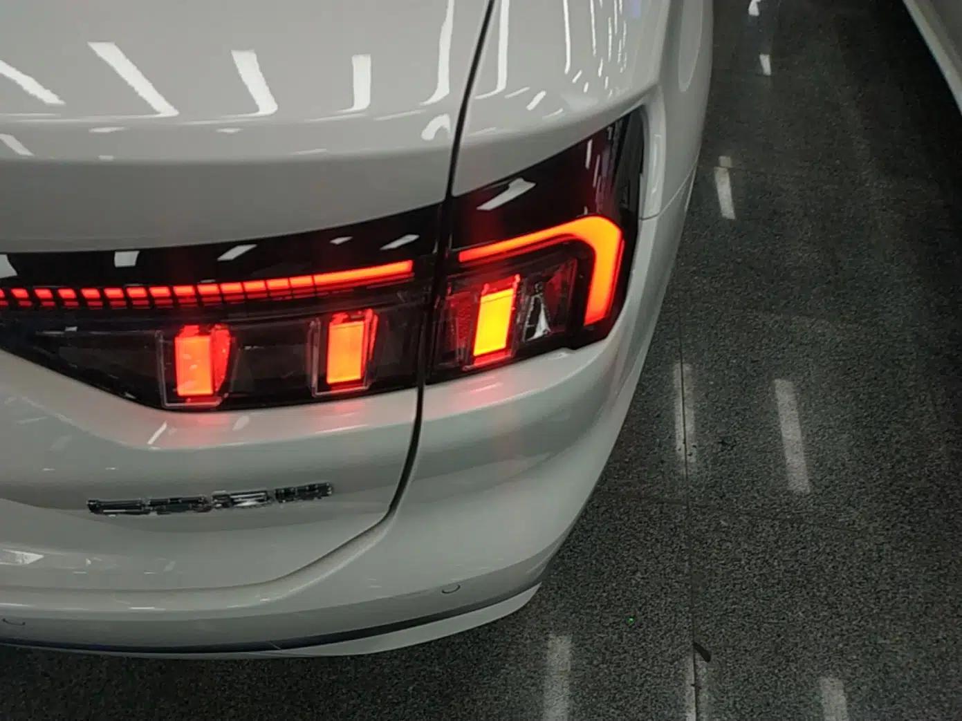 Ford Mondeo 2022 Facelifted EcoBoost 245 Ultimate Edition — миниатюра 7