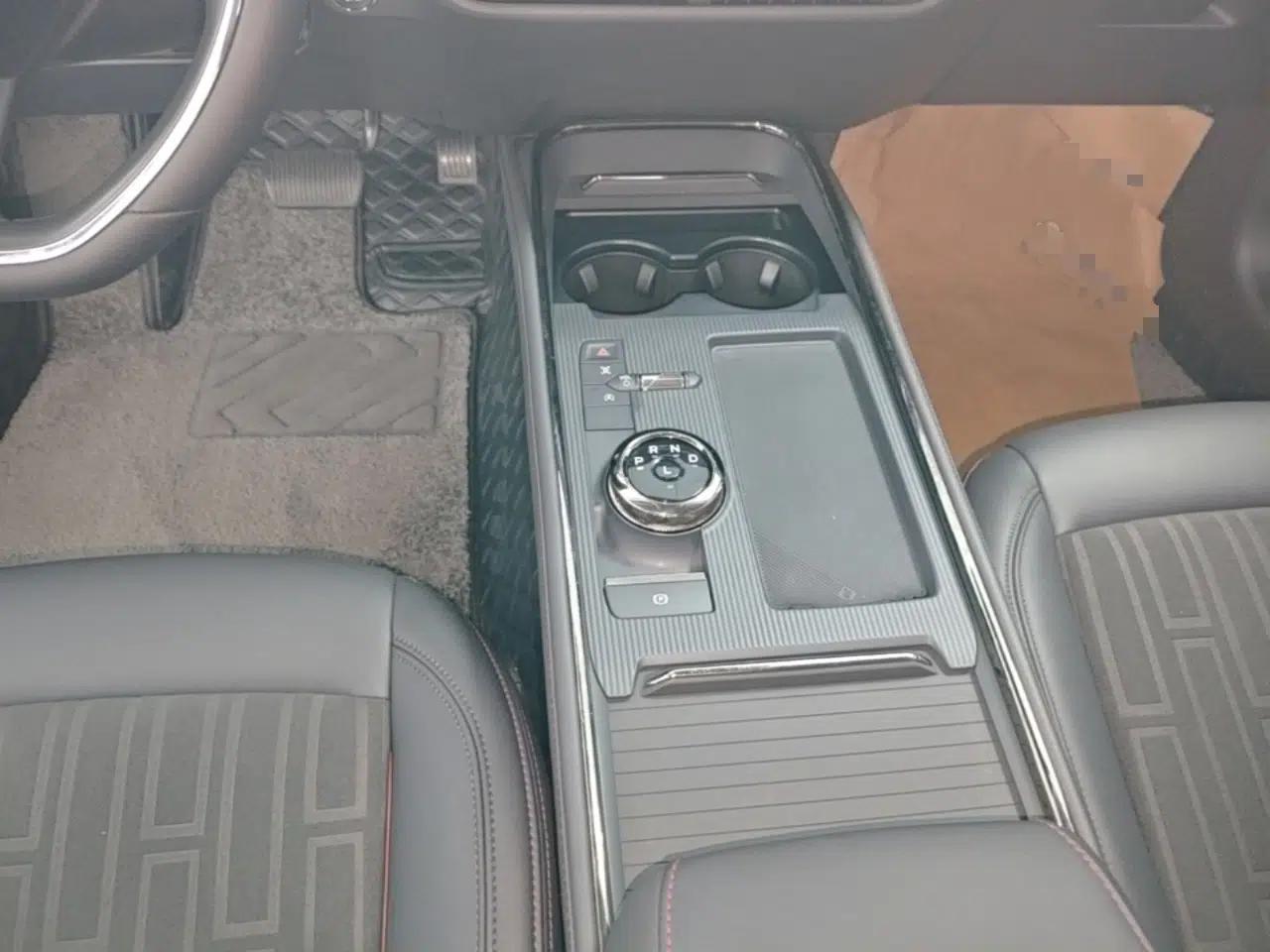 Ford Mondeo 2023 EcoBoost 245 Luxury Model — миниатюра 17