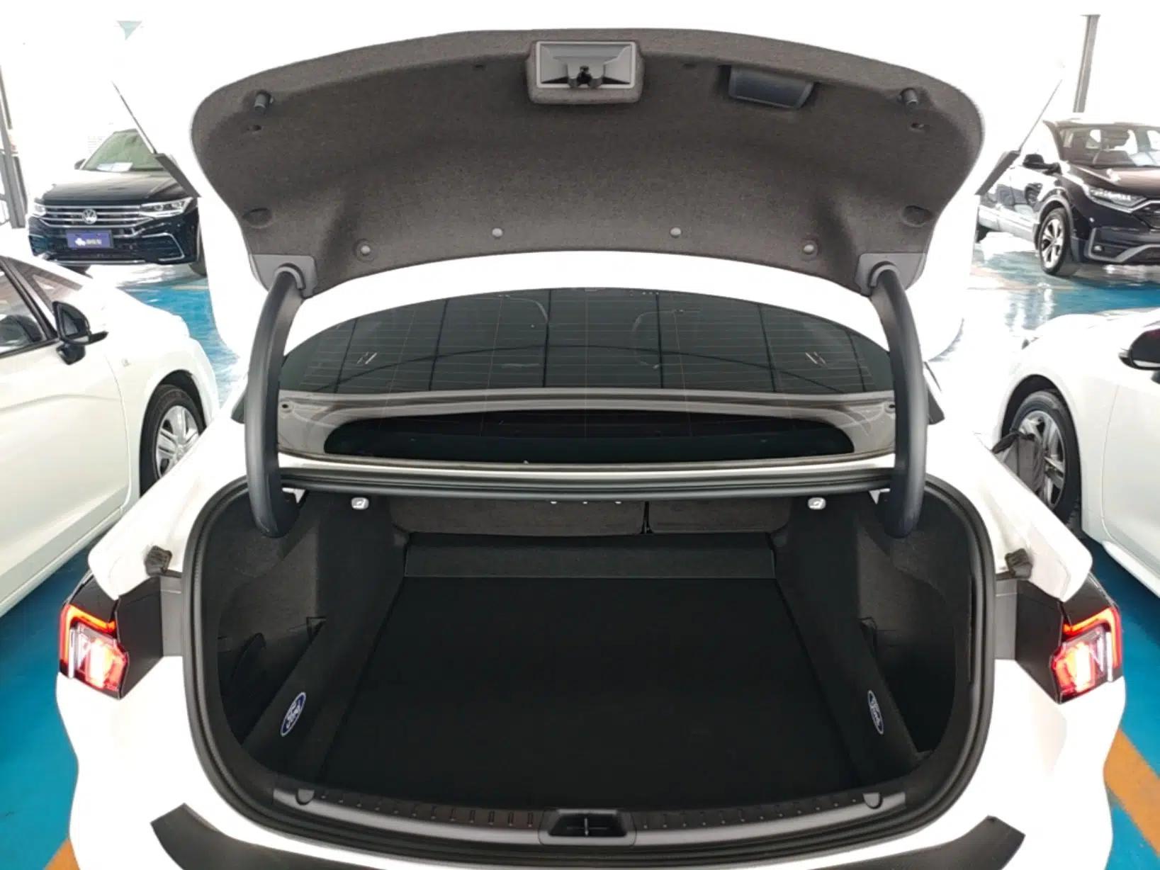 Ford Mondeo 2023 EcoBoost 245 Luxury Model — миниатюра 22