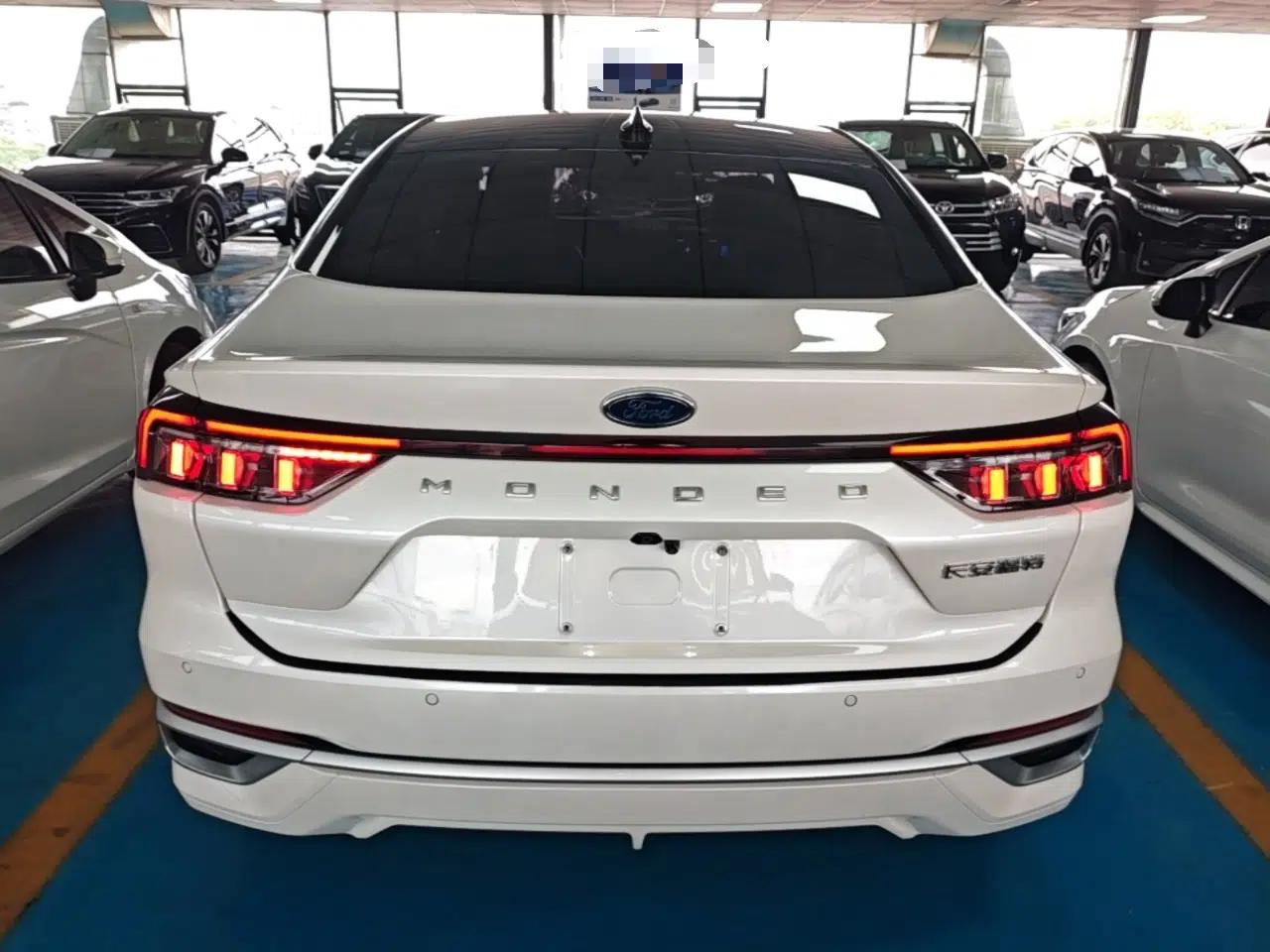 Ford Mondeo 2023 EcoBoost 245 Luxury Model — миниатюра 5