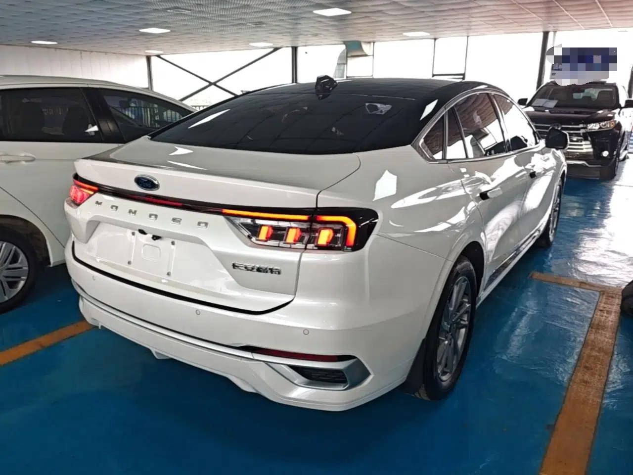 Ford Mondeo 2023 EcoBoost 245 Luxury Model — миниатюра 6